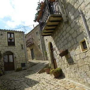 Borgo I Stritti Petralia Soprana