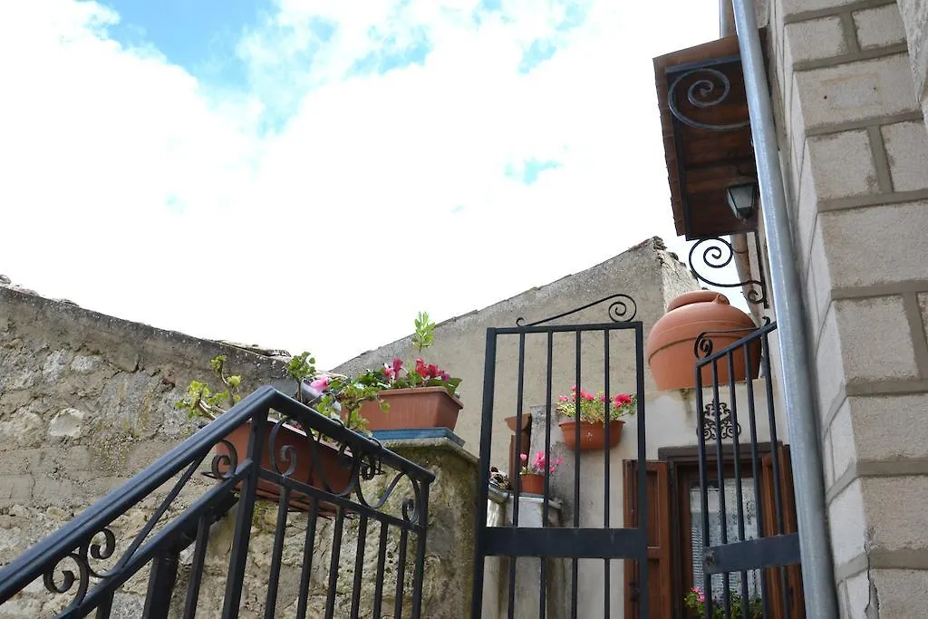 La Casa Del Pittore Di Petralia Petralia Soprana Bed & Breakfast