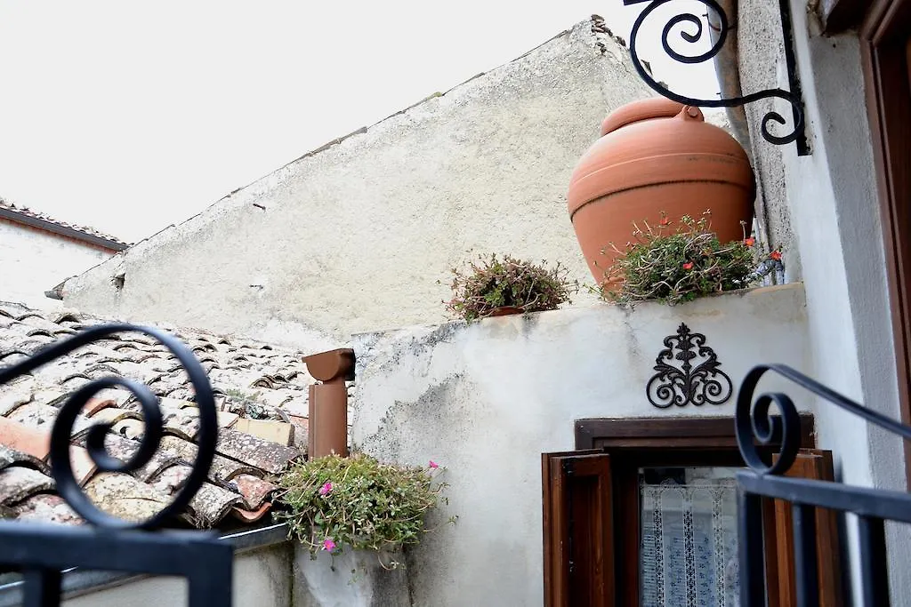 La Casa Del Pittore Di Petralia Petralia Soprana 0*,
